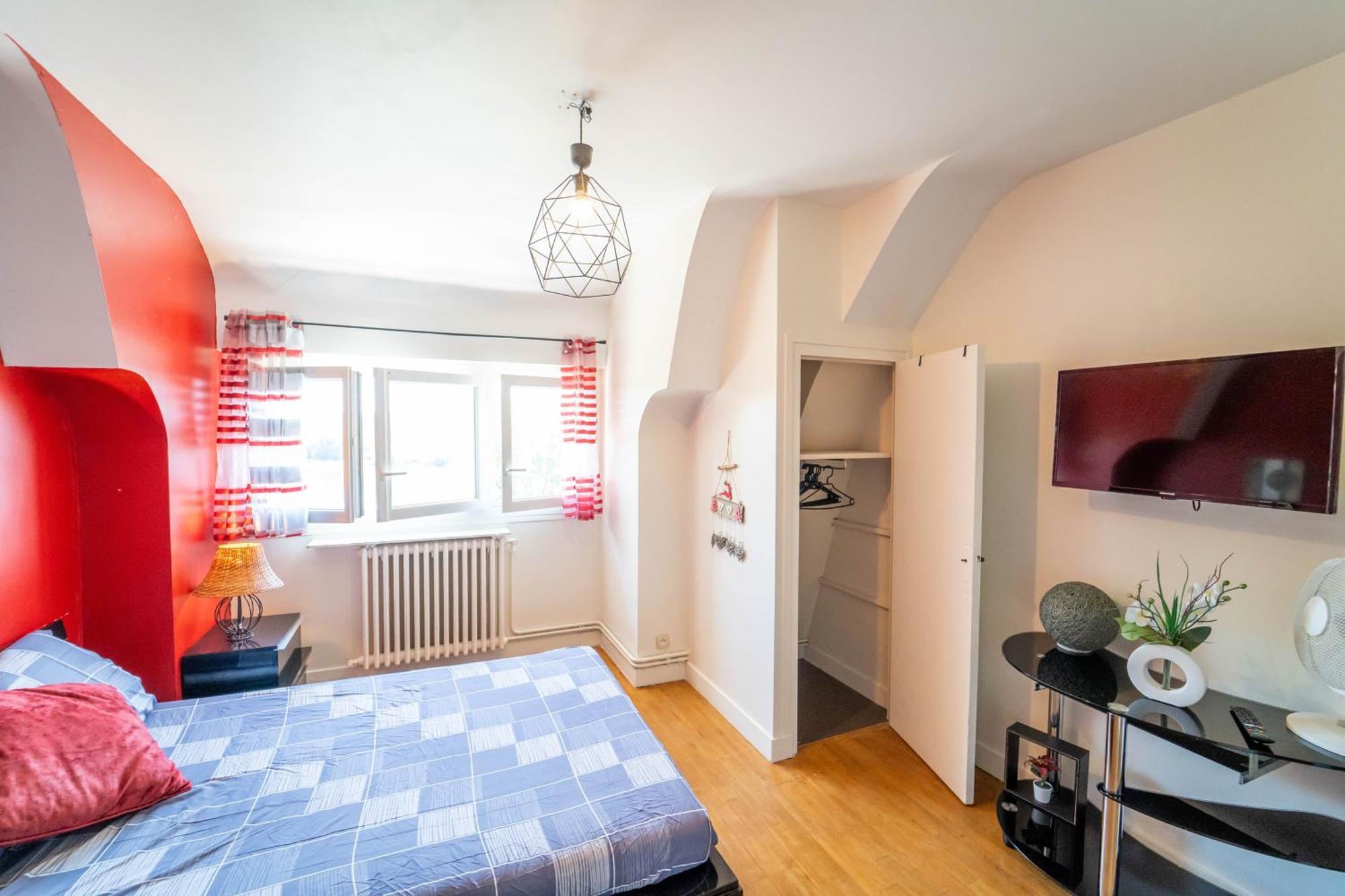 Appart 4 Chambres Parking Voitures Velos 10Min Blois Bagian luar foto